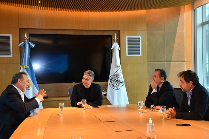 MACRI SANTOS Y OTROS